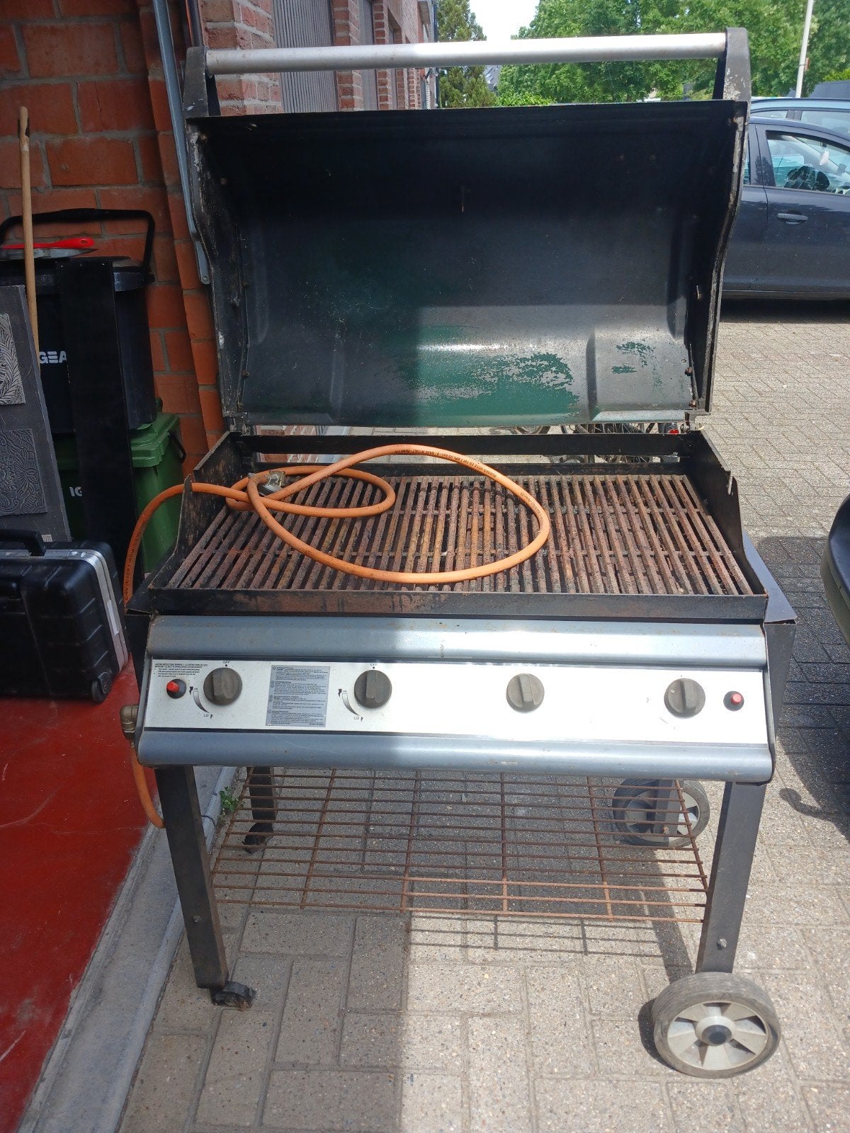 Focus sur la marque de barbecues à gaz, Enlèvement