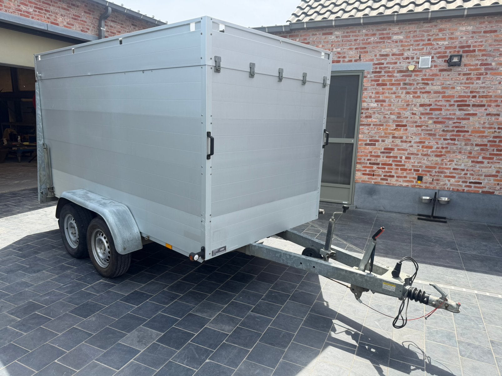 Gesloten aanhangwagen 2500kg, Auto diversen, Aanhangers en Bagagewagens, Ophalen, Zo goed als nieuw