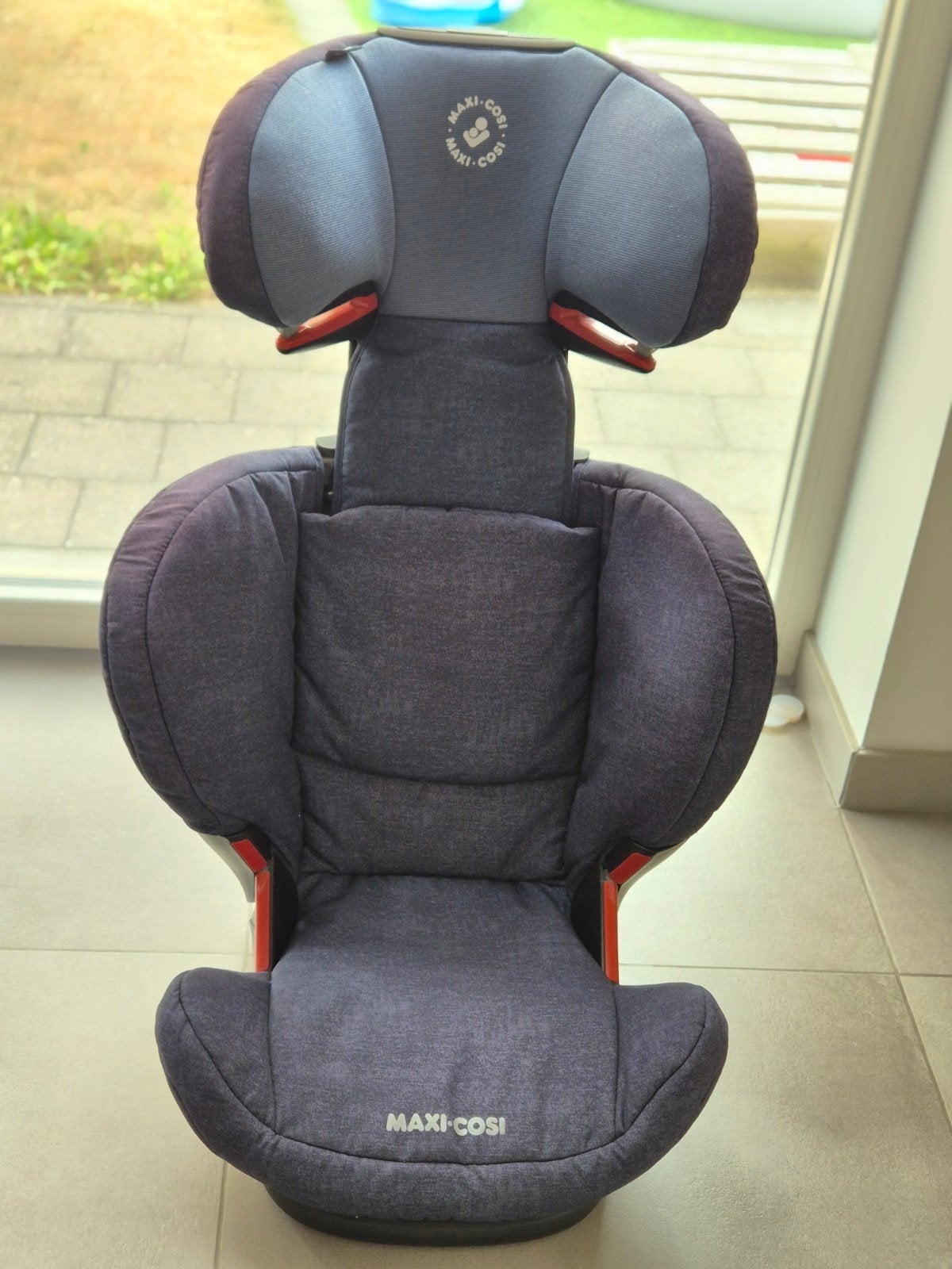 Maxi cosi rodifix autostoel, Ophalen