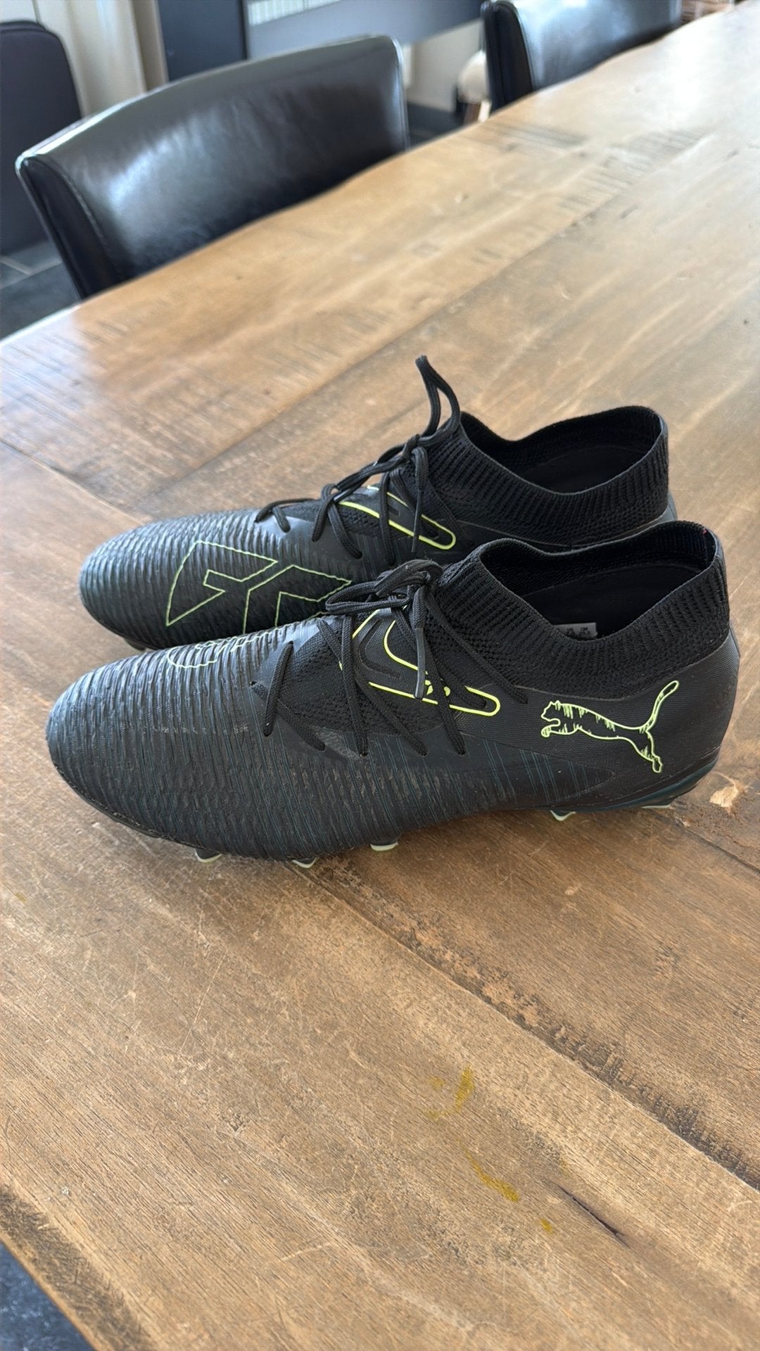 Chaussures de football taille 40. État neuf, Sports & Fitness, Enlèvement ou Envoi, Comme neuf, Chaussures