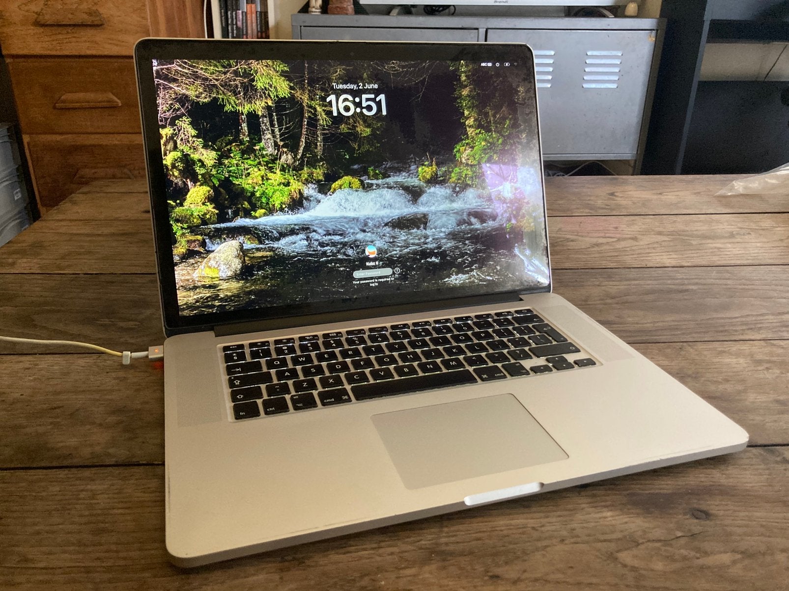 Macbook Pro 15" i7 2.5Ghz | 16gb Ram | 512gb | dual graphics, Informatique & Logiciels, Apple Macbooks, Comme neuf, MacBook, 15 pouces