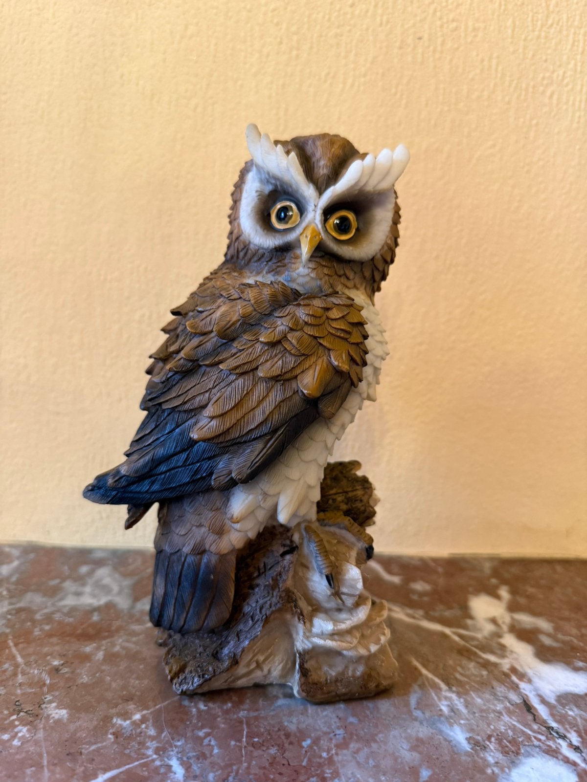 Grote realistische uil op boomstam – decoratie, Ophalen