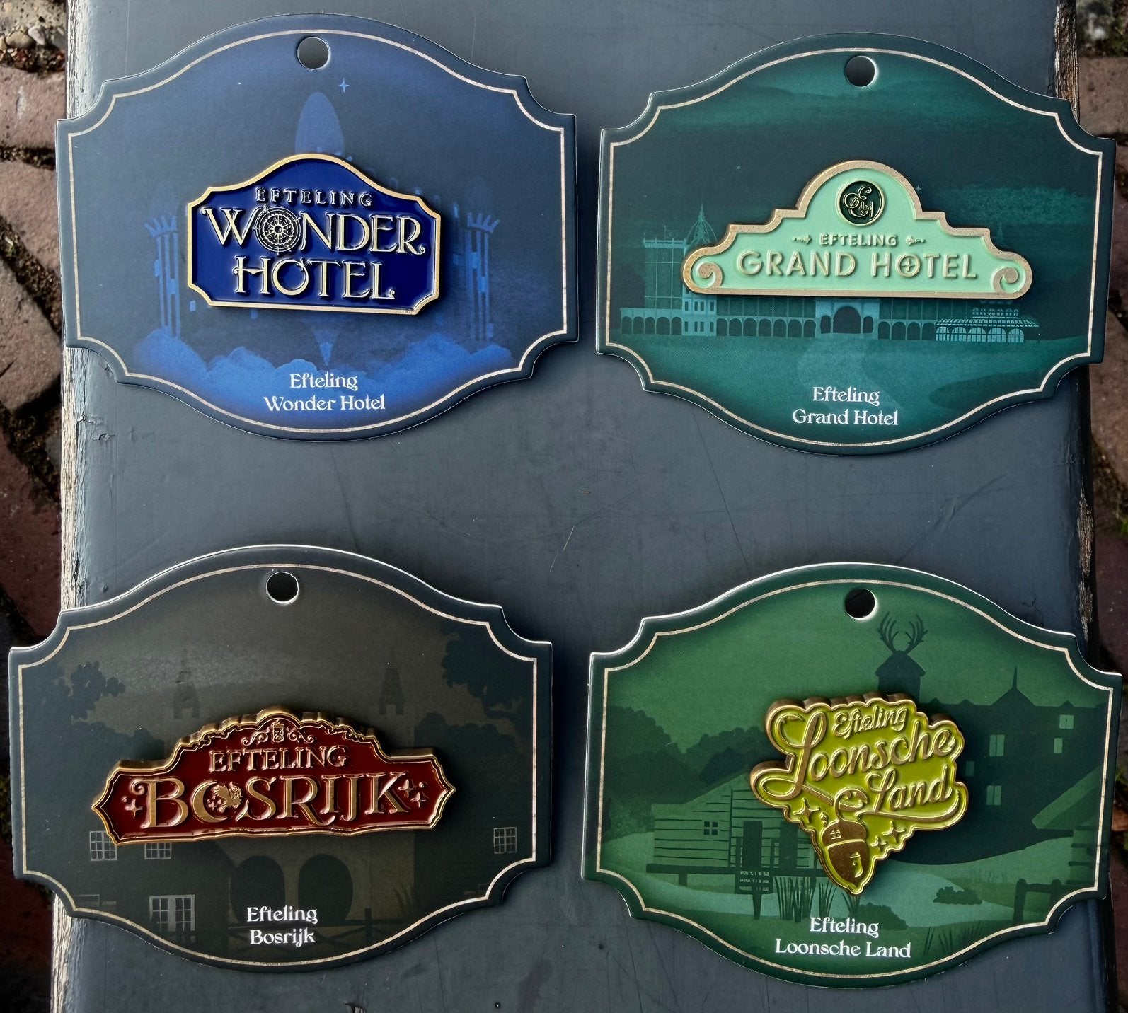 Efteling pin nieuw bosrijk grand hotel loonsche land wonder, Collections, Enlèvement ou Envoi, Neuf, Bouton ou Épingle