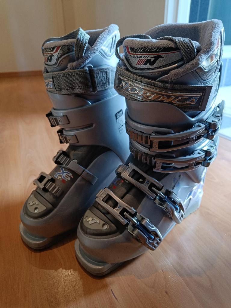 Skibotten Nordica dames size 235 (37) in zeer goede staat, Enlèvement, Utilisé, Nordica, Chaussures