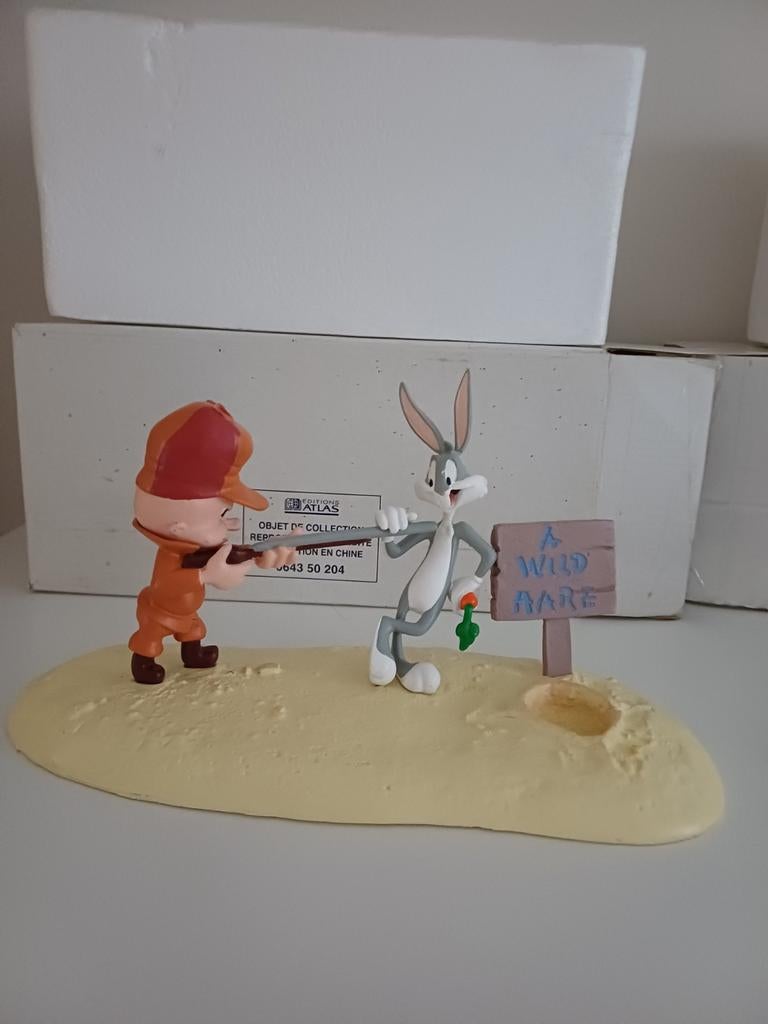 24) Mini Prize/Looney Tunes Bugs en Elmer Fudd Scene, Verzamelen, Ophalen of Verzenden, Looney Tunes, Zo goed als nieuw, Beeldje of Figuurtje