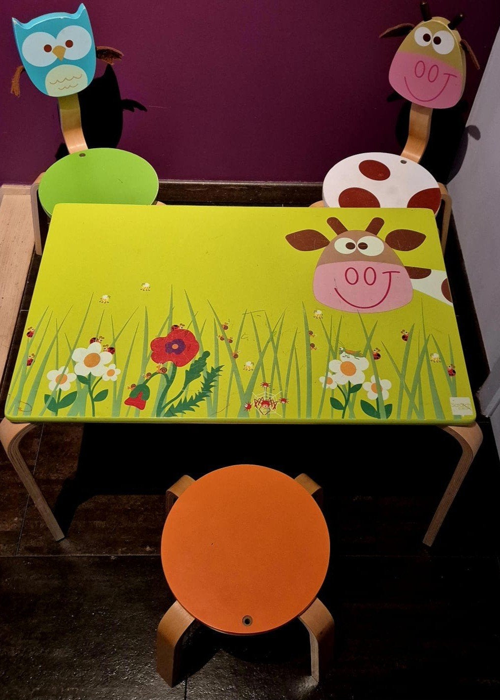 Scratch stoelen en tafeltje, Enlèvement