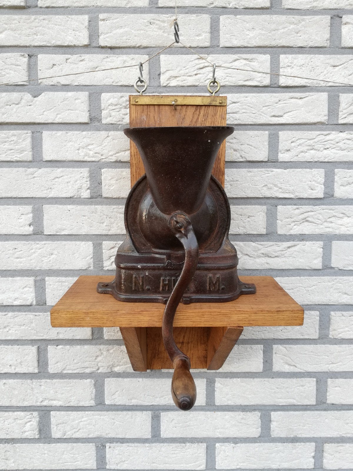Antieke koffiemolen op wandplank, Ophalen of Verzenden