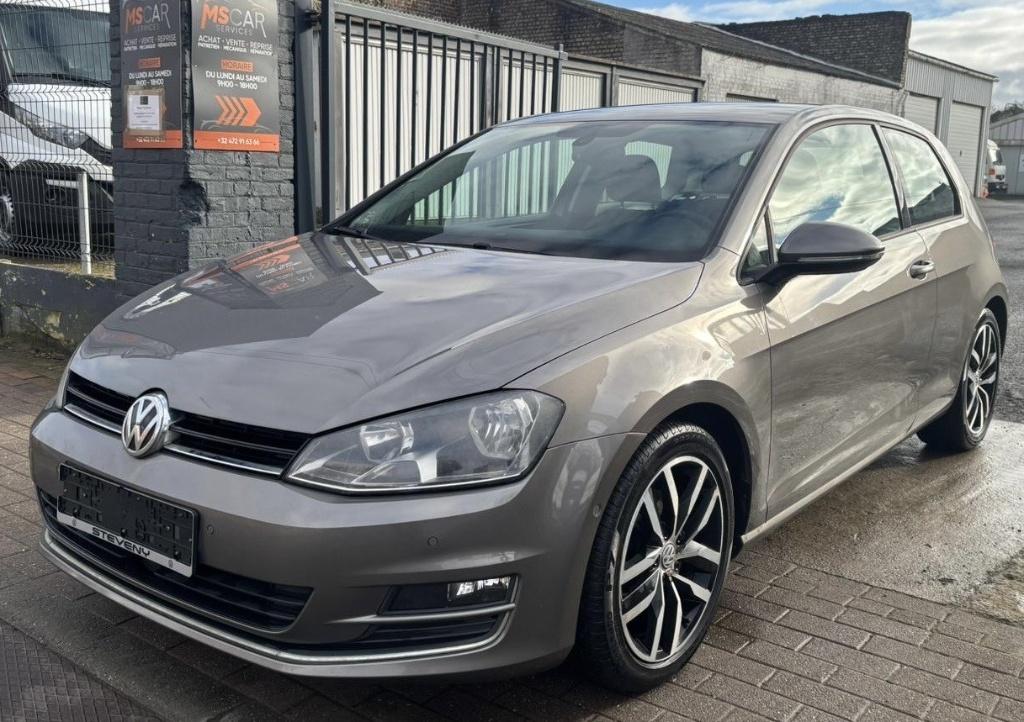 VW GOLF 7 2.0 TDi 1er proprio Carnet Feuille rose disponible, 110 kW, Boîte manuelle, Noir, Tissu