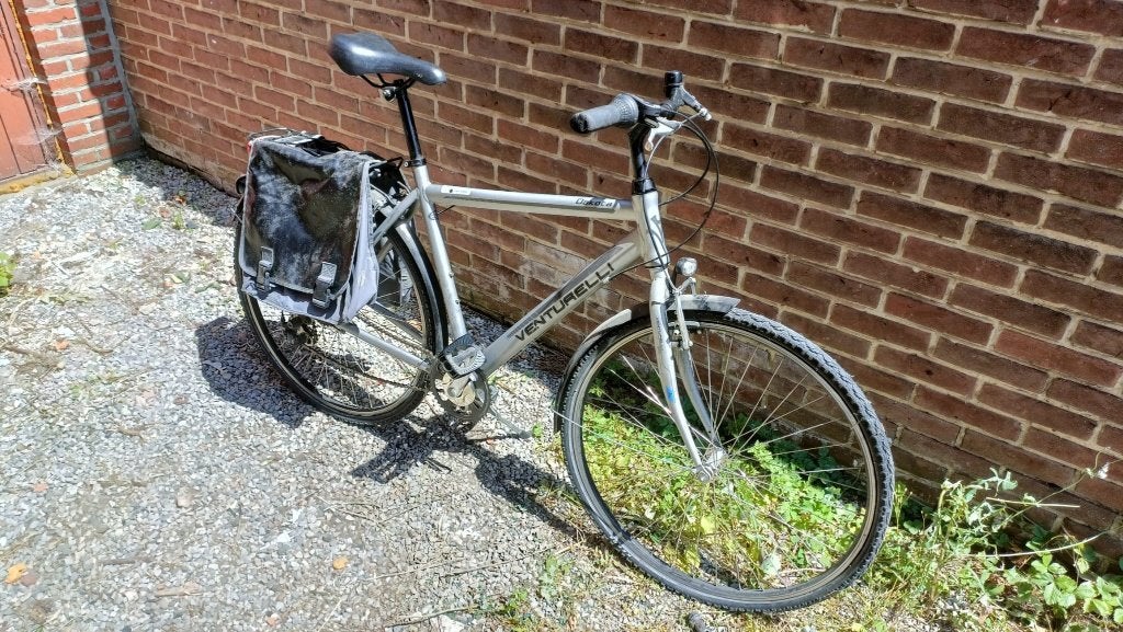 Vélos (un gratuit, un à vendre 25 EUR), Années 20 ou plus ancien, Frein sur jante, Venturelli, Enlèvement