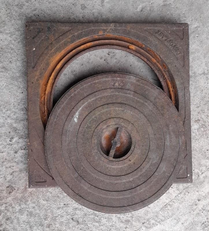 Putdeksel uit font/gietijzer, afmeting 30cm x 30cm, Doe-het-zelf en Bouw, Buizen en Afvoer, Ophalen, Gebruikt, Afvoer