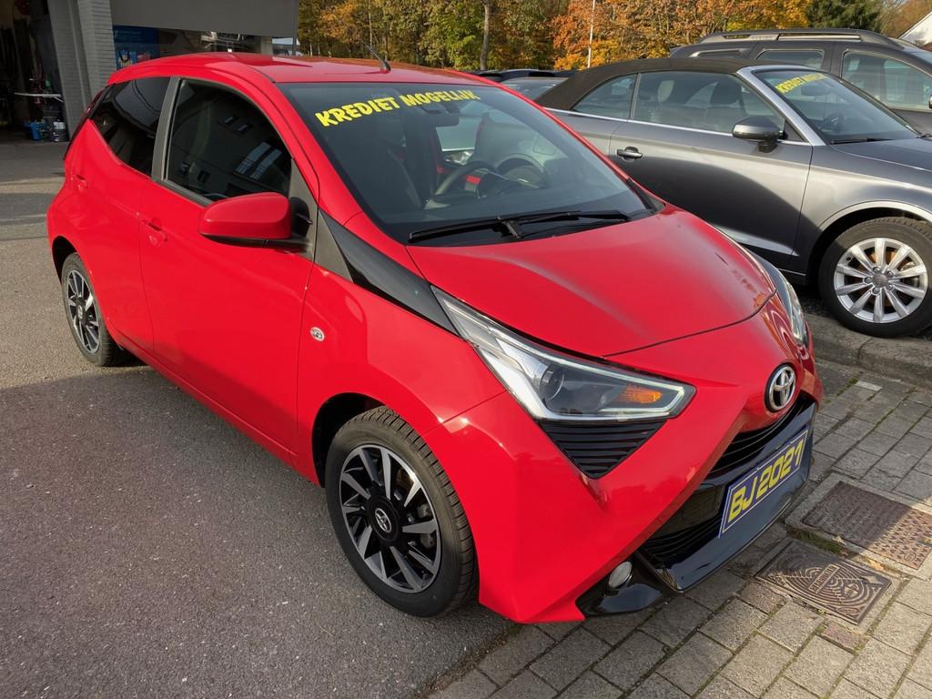 Toyota Aygo X-CITE 5DEURS MET 2JAAR GARANTIE, Autos, Toyota, Rouge, Achat, Euro 6, Entreprise
