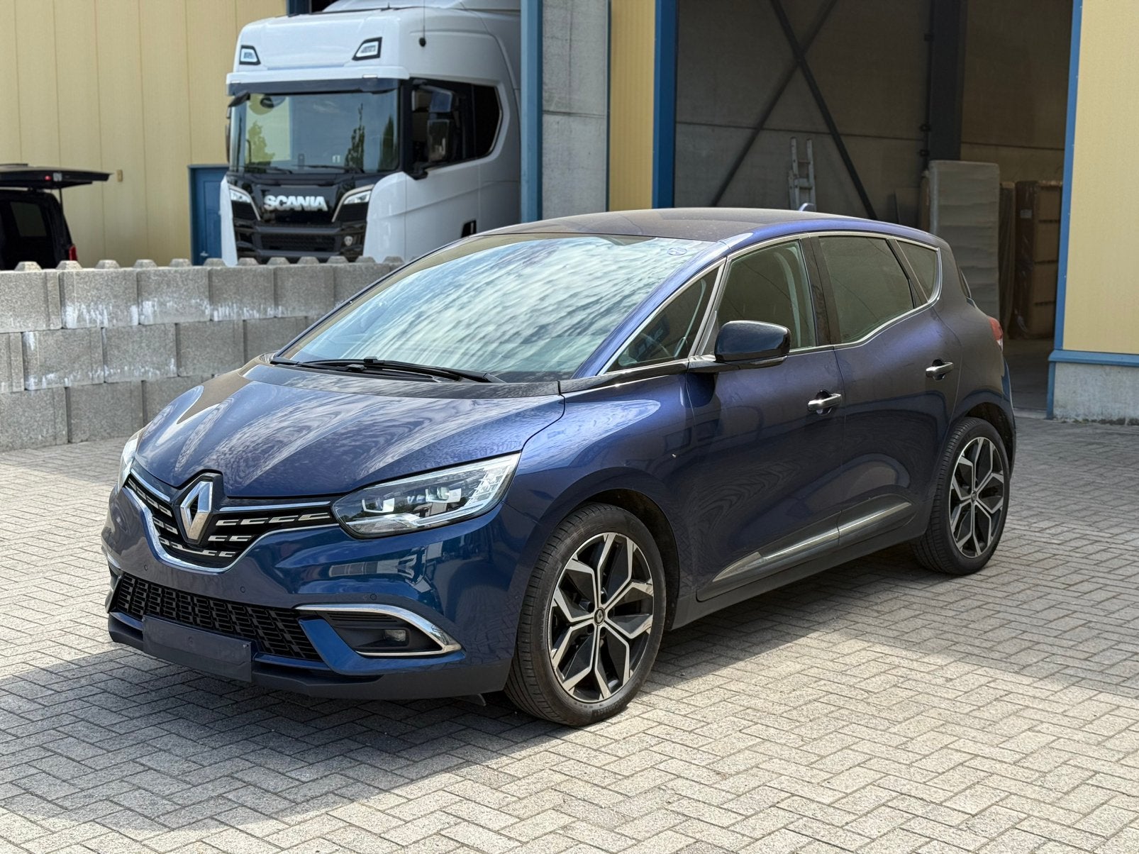 Renault Scenic TCe 140 Intens EDC automaat 2021, Auto's, Dealer onderhouden, 4 cilinders, Blauw, Leder en Stof