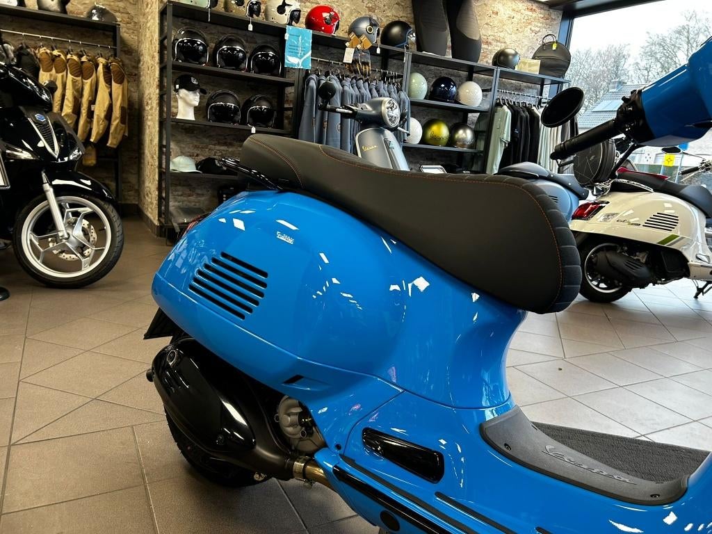 Vespa GTS 310 Super Sport entièrement noire, Motos, Scooter, Entreprise, Neuf, Permis Moto A2 minimum