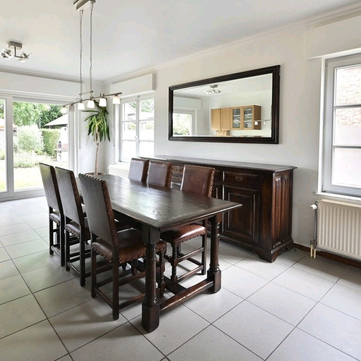 Eetkamer  koloniale stijl, Ophalen, Zo goed als nieuw