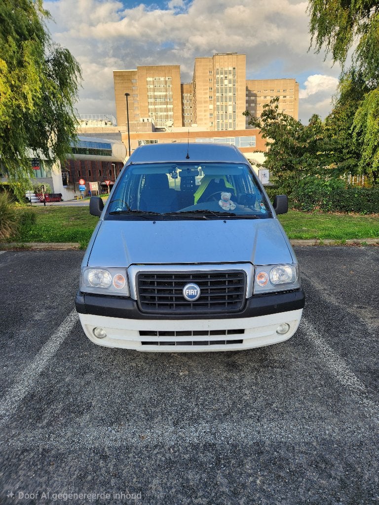 Fiat Scudo benzine automaat 2006, Auto's, Stof, 587 g/km, Particulier, Zilver of Grijs