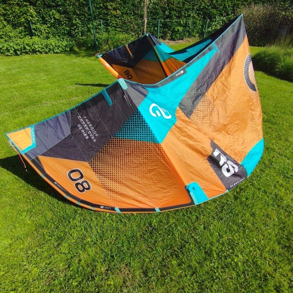 ELEVEIGHT RS V9 kite 8m – zo goed als nieuw - 2025, Sports nautiques & Bateaux, Kitesurf, Enlèvement, Comme neuf, 8 m², Kite