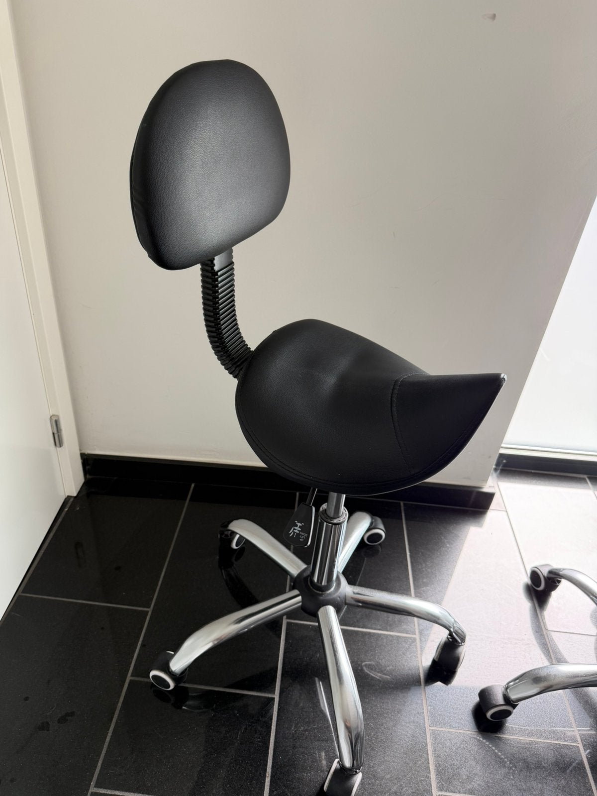 Zadelstoel, Ophalen, Ergonomisch, Zo goed als nieuw, Zwart