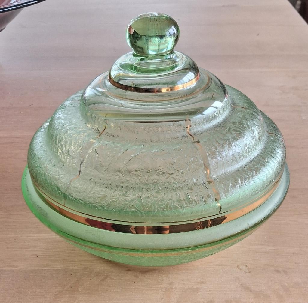 Booms glas schaal, Ophalen