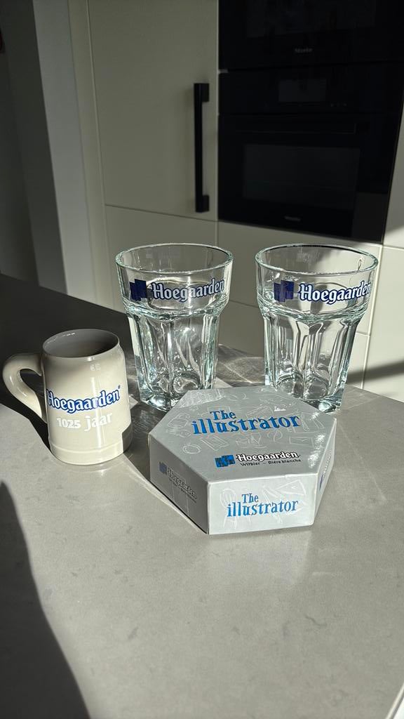 Hoegaarden lot ., Ophalen of Verzenden, Zo goed als nieuw