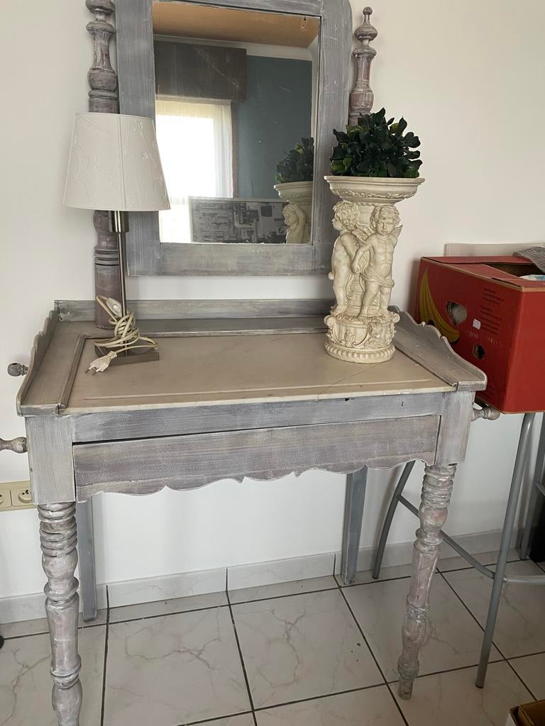 Ancienne table de maquillage, Enlèvement, Utilisé