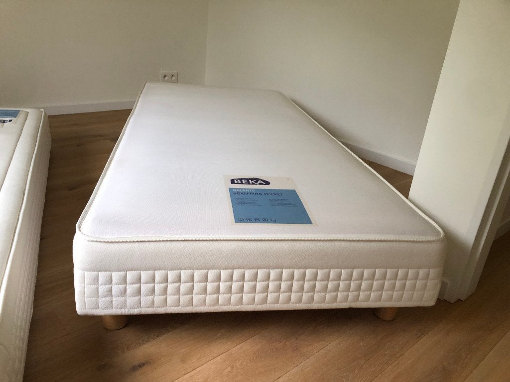 Matelas et sommier tapissier BEKA 1 personne, Maison & Meubles, 90 cm, Enlèvement, Sommier, Une personne