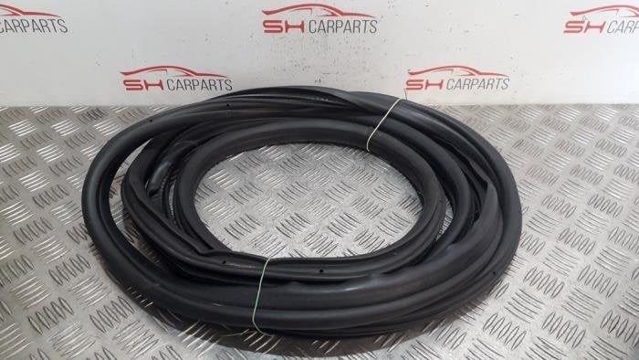 Joint caoutchouc portière 2portes droite d'un Mercedes Spri, -, 3 mois de garantie, Utilisé, -