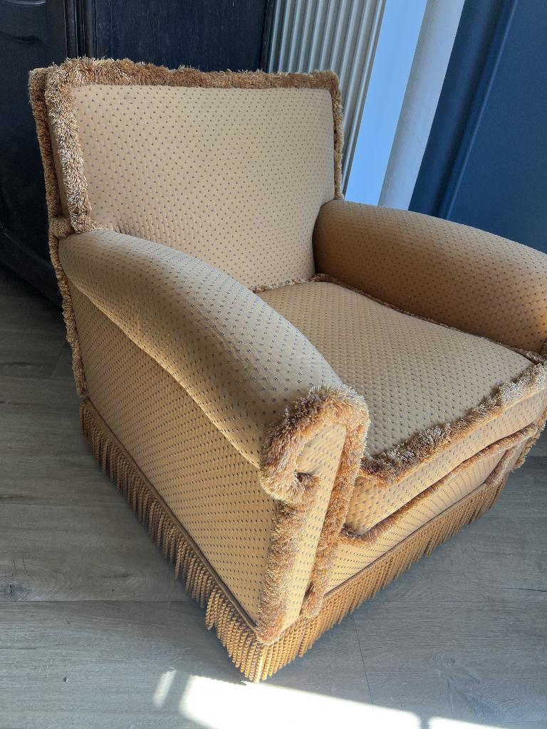 Oude fauteuil in de woonkamer, jaren 40 - 60, klassiek chic, Ophalen, 75 tot 100 cm, Zo goed als nieuw, Stof