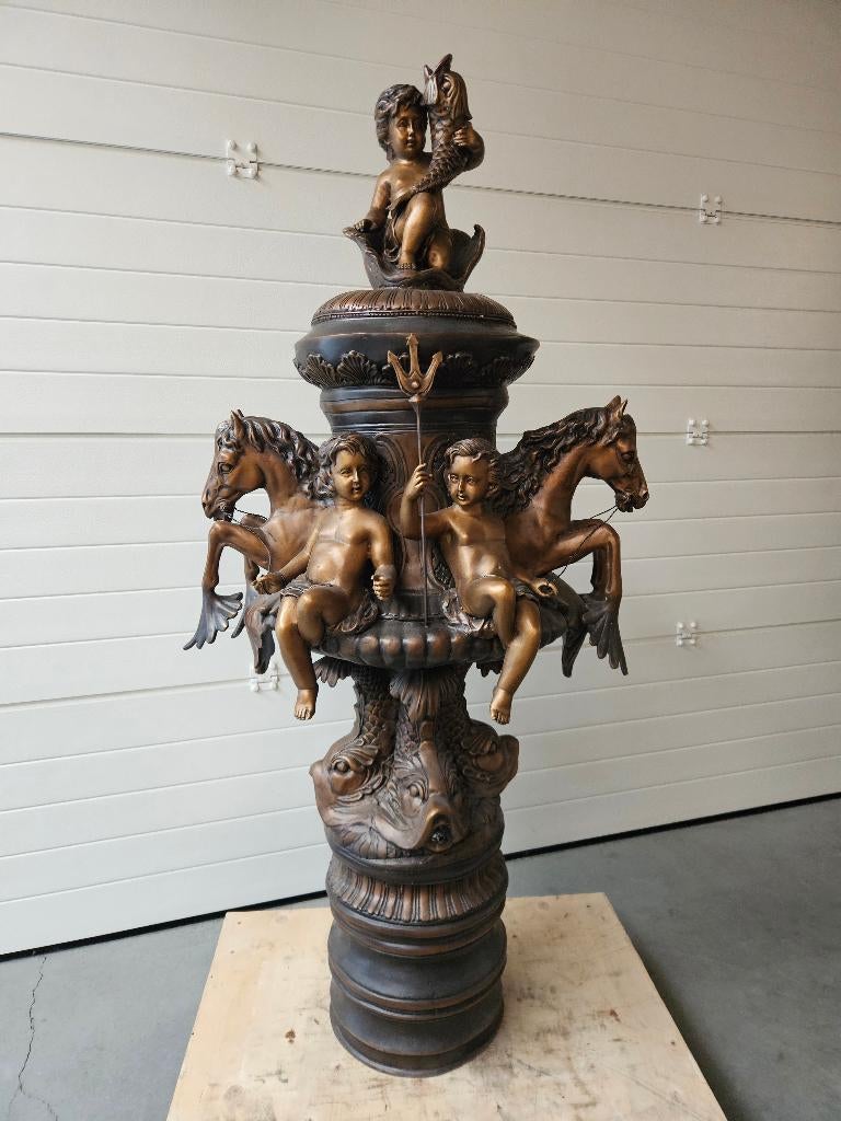 BRONZEN PRACHTIGE FONTEIN MET PUTTIE'S, VEEL FIGUREN TOPSTUK, Ophalen of Verzenden, Nieuw, Overige materialen, Fontein