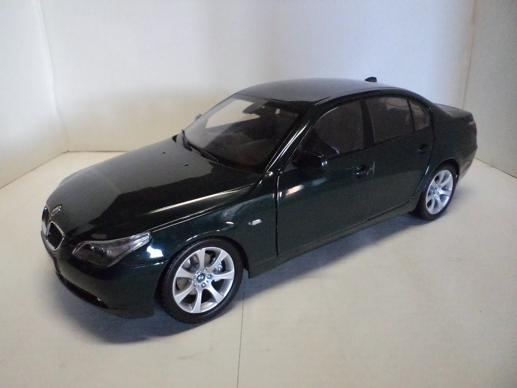 BMW 545i E60 Sedan Grun Kyosho, Hobby en Vrije tijd, Modelauto's | 1:18, Ophalen of Verzenden, Zo goed als nieuw, Auto, Kyosho