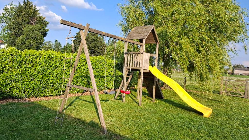 Speeltoren / schommel met glijbaan, Kinderen en Baby's, Speelgoed | Buiten | Speeltoestellen, Ophalen, Gebruikt, Schommel