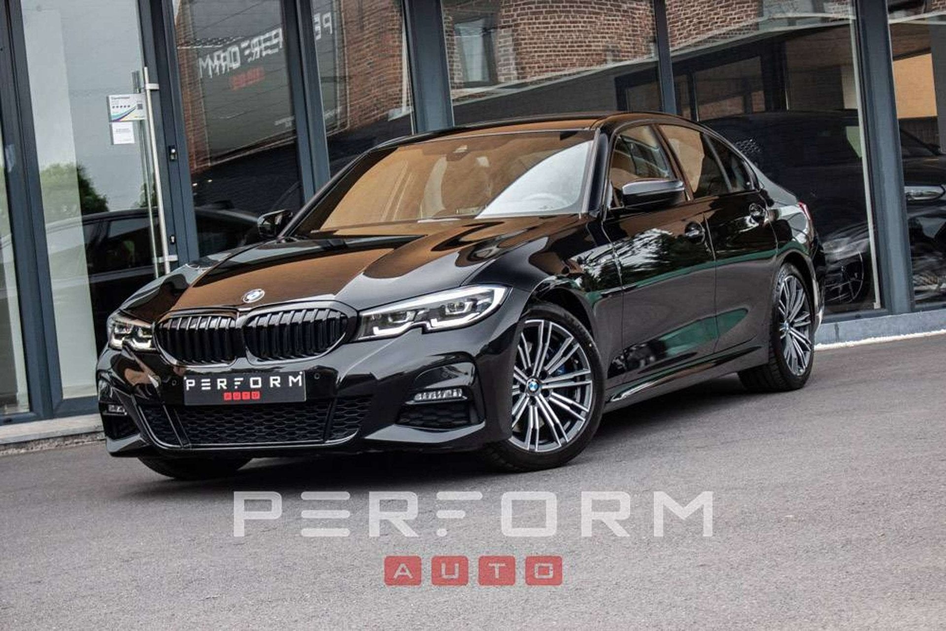BMW 320 iA*M-PACK*SHADOW LINE*CAMERA*CARPLAY*, Autos, BMW, Noir, Automatique, 184 ch, 1998 cm³