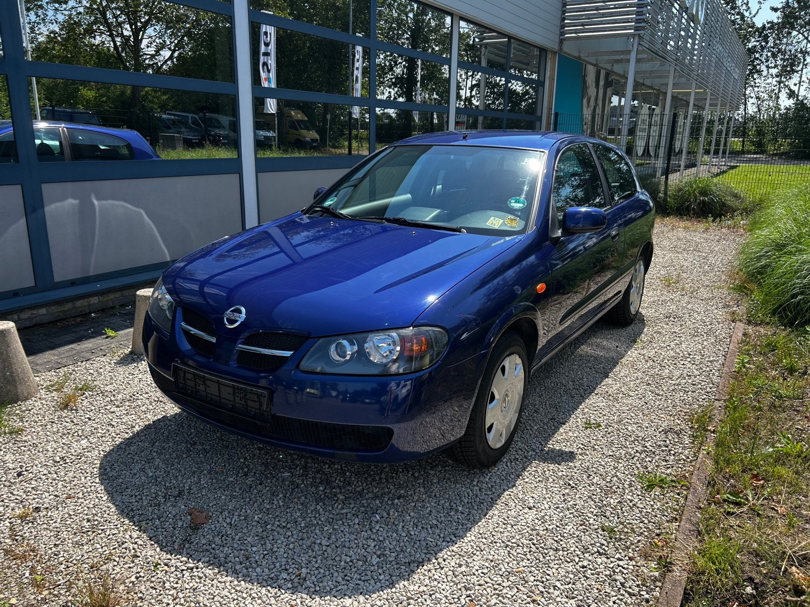 Nissan almera benzine gekeurd voor verkoop, Auto's, Testrit aan huis, Stof, Zwart, Blauw
