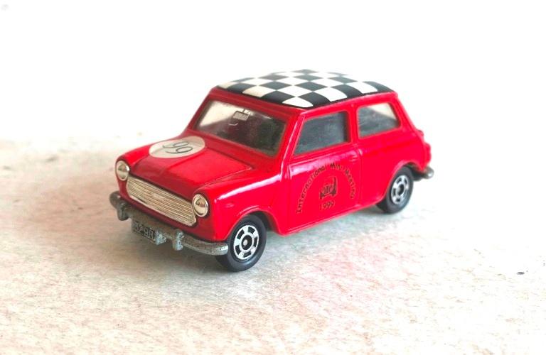 Mini Cooper Tomica red chequered IMM 1999., Ophalen of Verzenden, Zo goed als nieuw, Auto, Overige merken