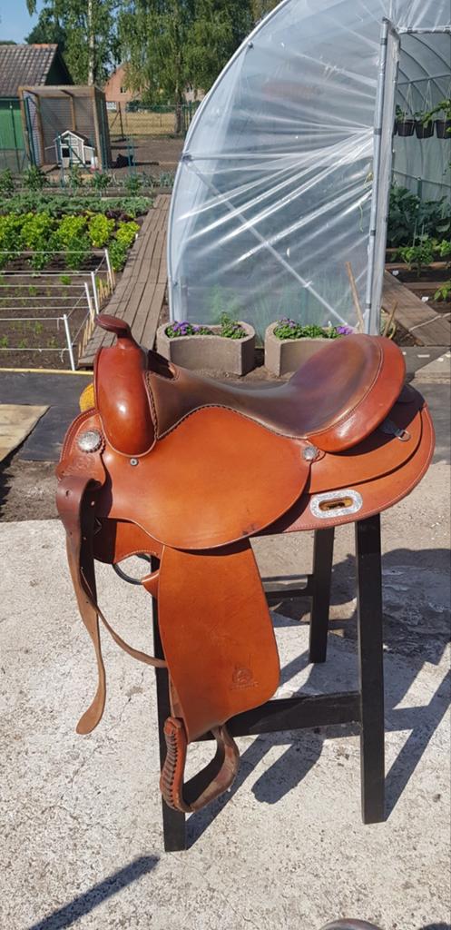 Garland roundskirt, Dieren en Toebehoren, Paarden en Pony's | Zadels, Ophalen
