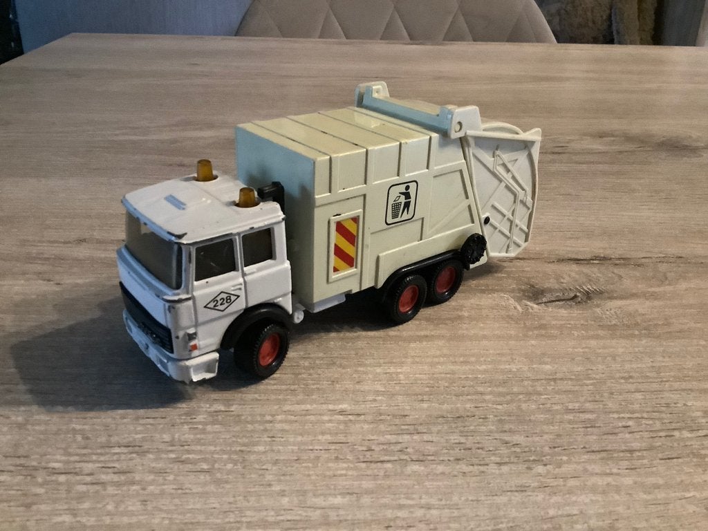 Camion à ordures Matchbox Superkings, Enlèvement ou Envoi, Utilisé, Bus ou Camion