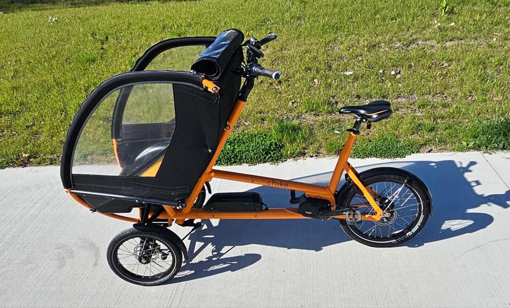 Chike elektrische bakfiets met middenmotor.  Perfecte staat, Ophalen, Zo goed als nieuw, 4 kinderen of meer, Huif