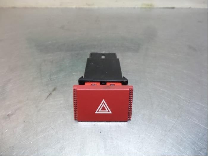 Commutateur éclairage d'urgence d'un Hyundai Getz (Getz 03-, Autos : Pièces & Accessoires, -, Utilisé, Hyundai, -