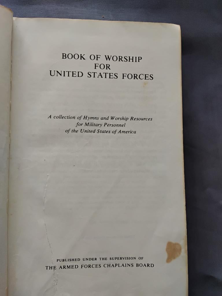 Liederenboek Liedboek 'Book of worship for US Forces", Ophalen, Gelezen