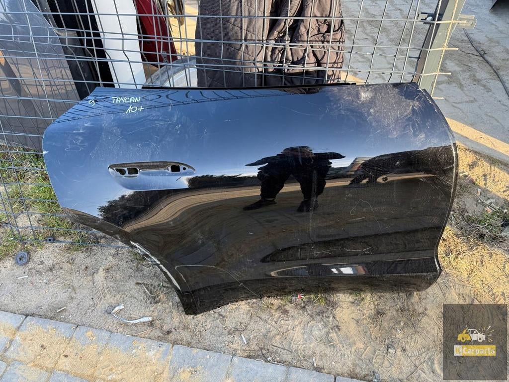 Porsche Taycan rechter achterdeur, Auto-onderdelen, Gebruikt, Deur, Porscheplatz 1
70435  Stuttgart, DE, Porsche