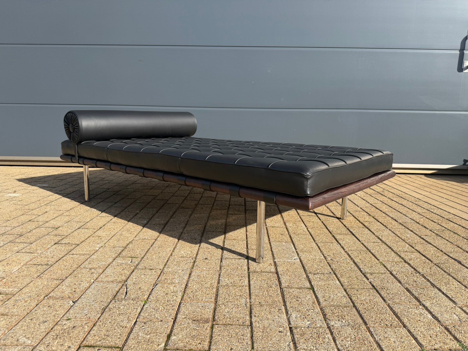 Knoll Barcelona Daybed Zwart Sabrina leder in NIEUWSTAAT!!, Huis en Inrichting, Ophalen of Verzenden, Leer, Vitra sede tecno mah jong edra cassina togo b&b italia artifort