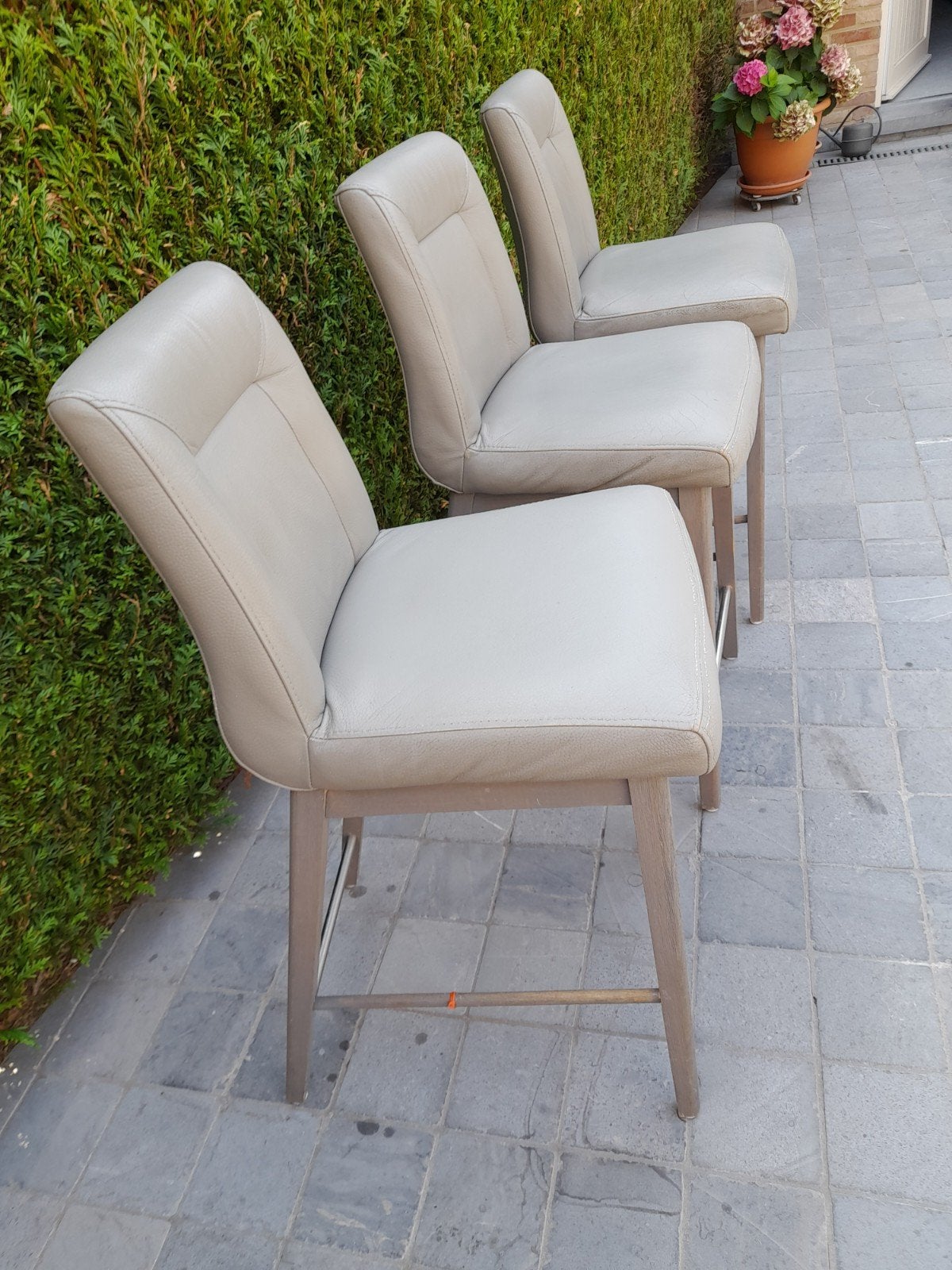Te koop 3 barstoelen tonen wat gebruikssporen, Enlèvement