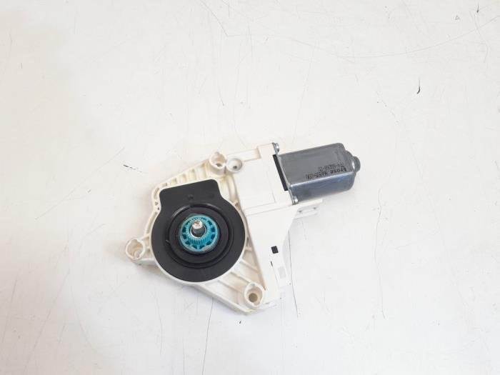 Moteur de vitre portière d'un Audi A4, -, 3 mois de garantie, Audi, Utilisé