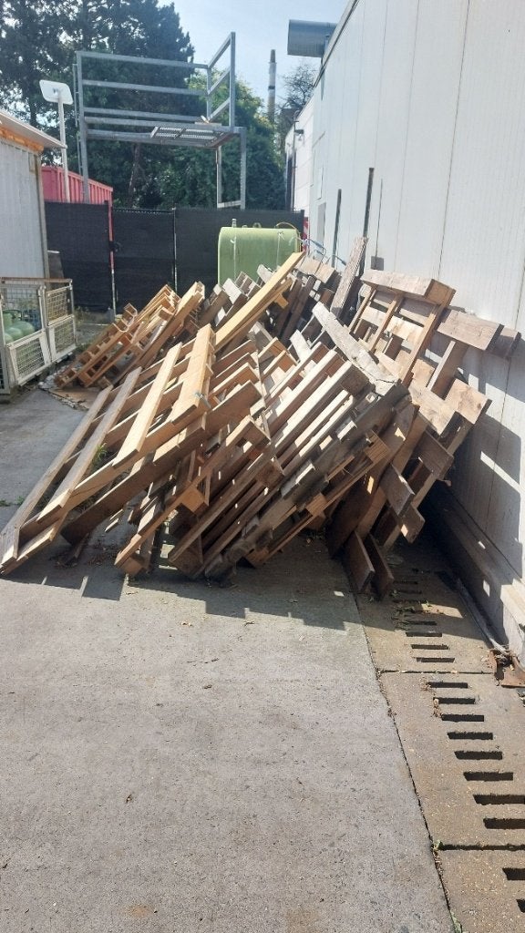 Gratis af te halen: houten paletten in Heule, Doe-het-zelf en Bouw, Hout en Planken, Ophalen, Gebruikt, 250 tot 300 cm, 50 mm of meer