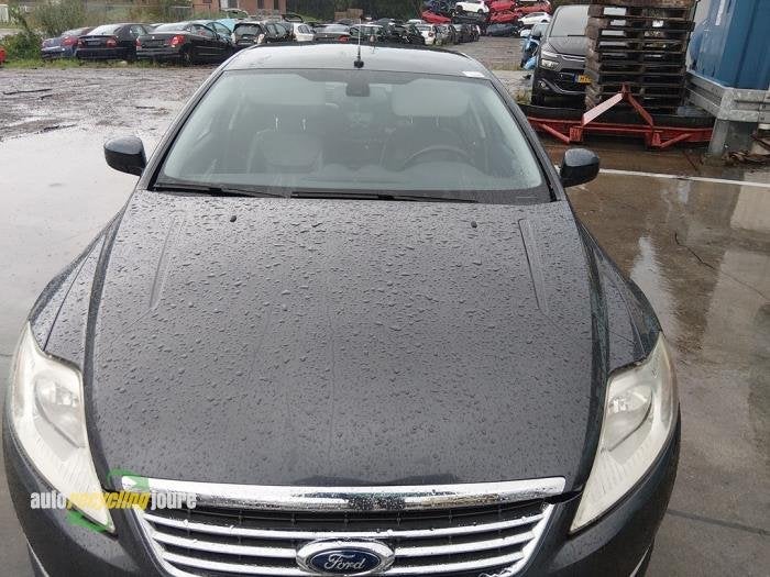 Pare-brise d'un Ford Mondeo, -, -, 3 mois de garantie, -