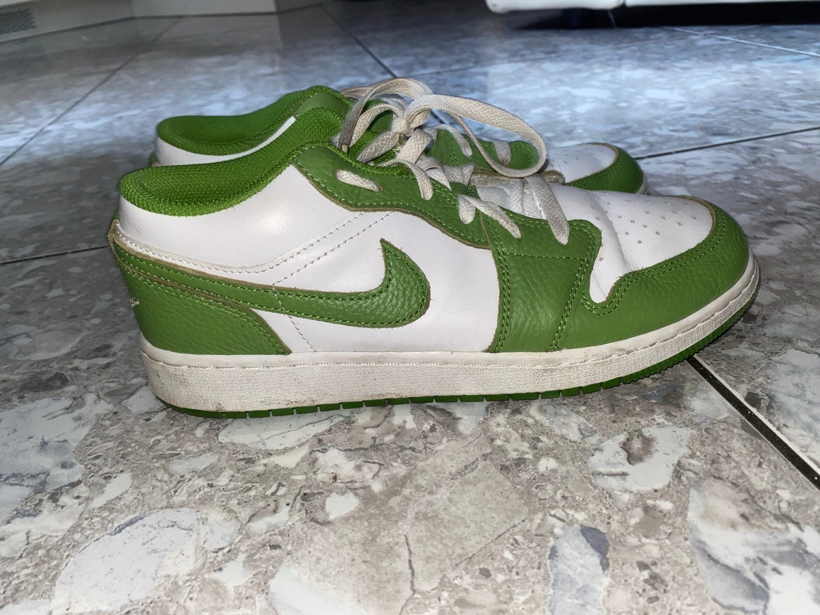 Groen witte Nike sneakers, Ophalen, Zo goed als nieuw, Sneakers