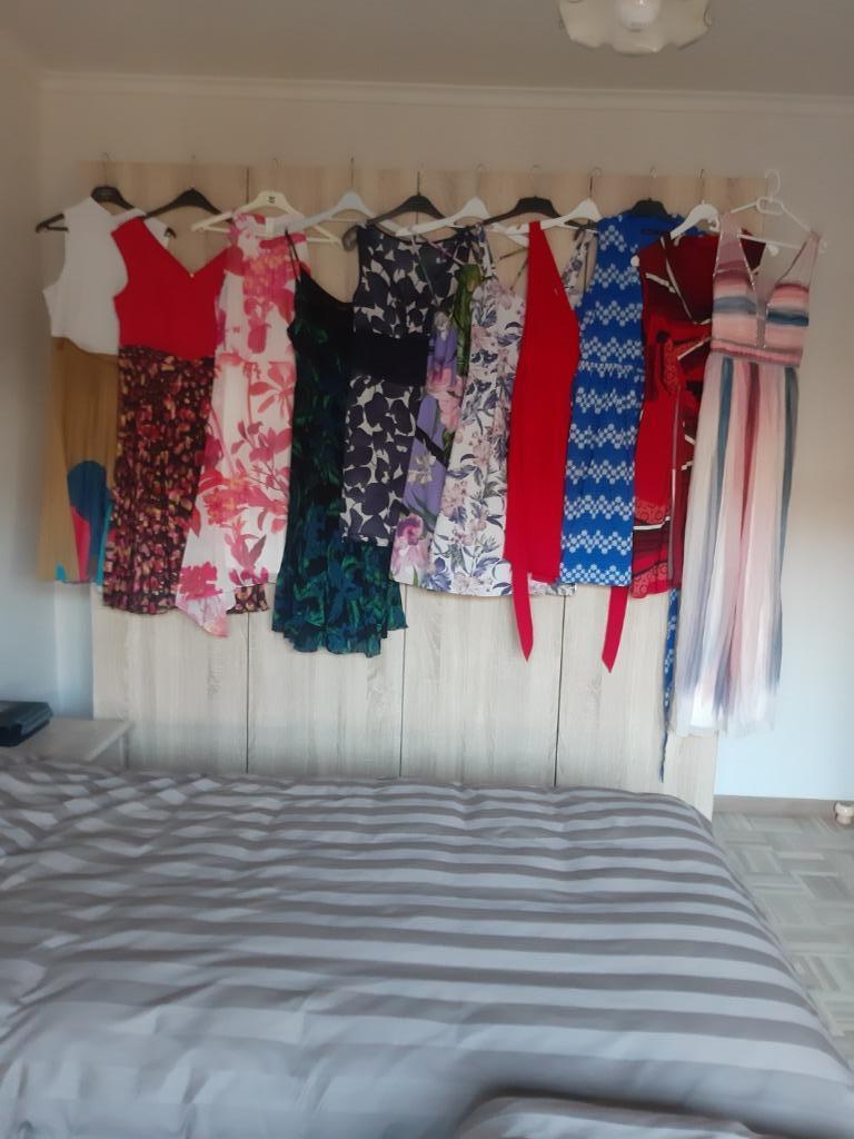 Robes et hauts, Enlèvement