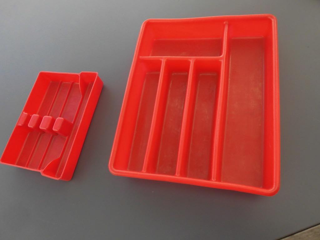 Vintage set van 2 series „GILAC” plastic bestek, Huis en Inrichting, Keuken | Bestek, Gebruikt, Ophalen of Verzenden