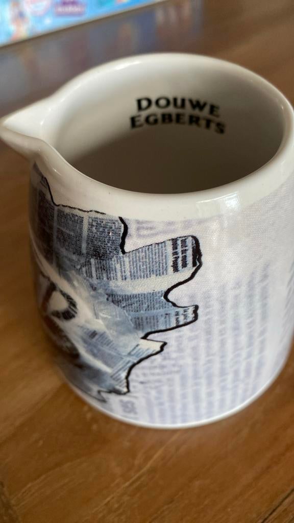 Douwe Egberts melkpotje. Wit blauw grijs Nr2))info mijzelf, Ophalen, Zo goed als nieuw