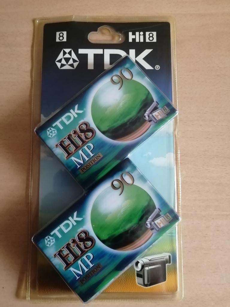 2 nouvelles Cassette vidéo Hi8 pour caméscope, Ophalen of Verzenden, Hi 8, (Video)band