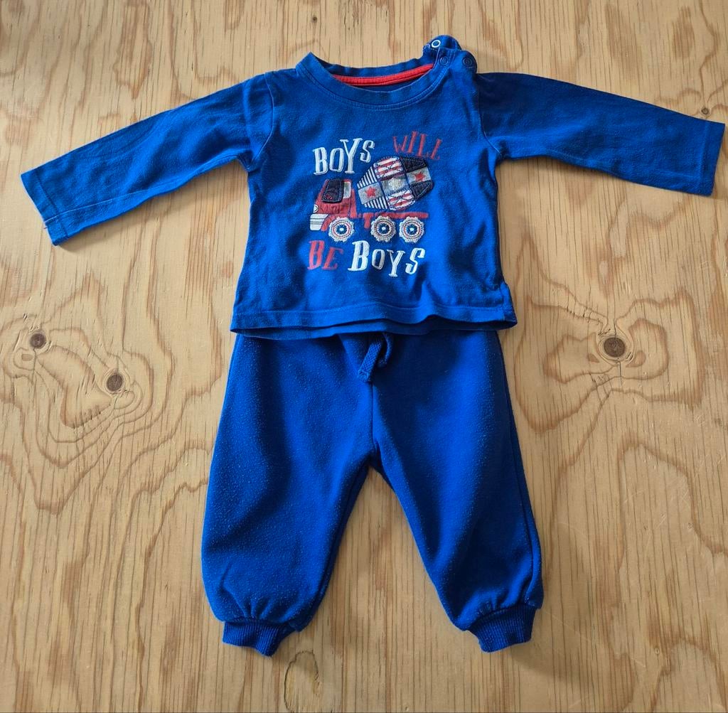 Blauwe comfi outfit - Boys will be boys - Maat 68/74, Enfants & Bébés, Vêtements de bébé | Taille 68, Garçon, Enlèvement ou Envoi